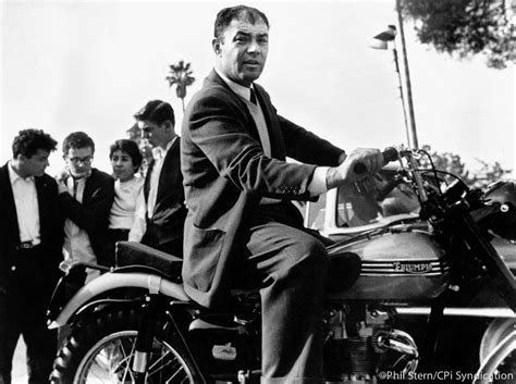 Phil Stern, 95, Dies; Photographed War, Movie Stars .